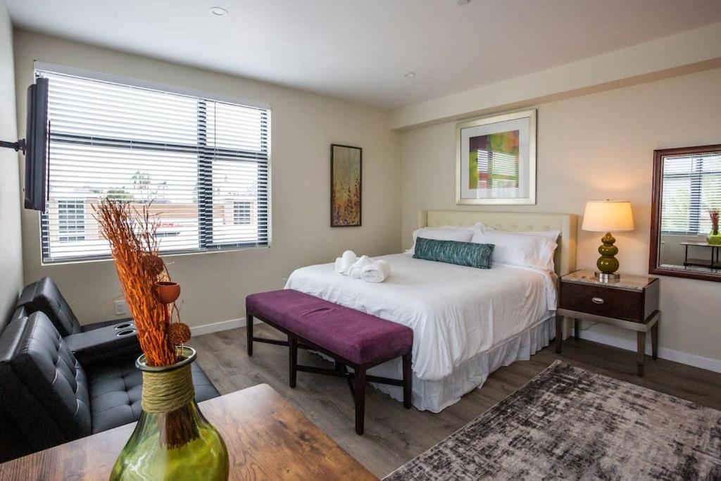 Next To San Diego Downtown - Cali King Size Studio Bagian luar foto