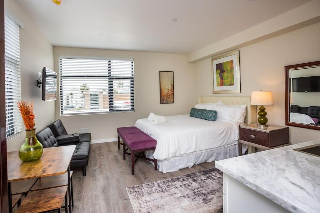 Next To San Diego Downtown - Cali King Size Studio Bagian luar foto