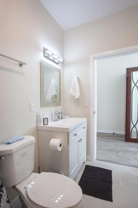 Next To San Diego Downtown - Cali King Size Studio Bagian luar foto